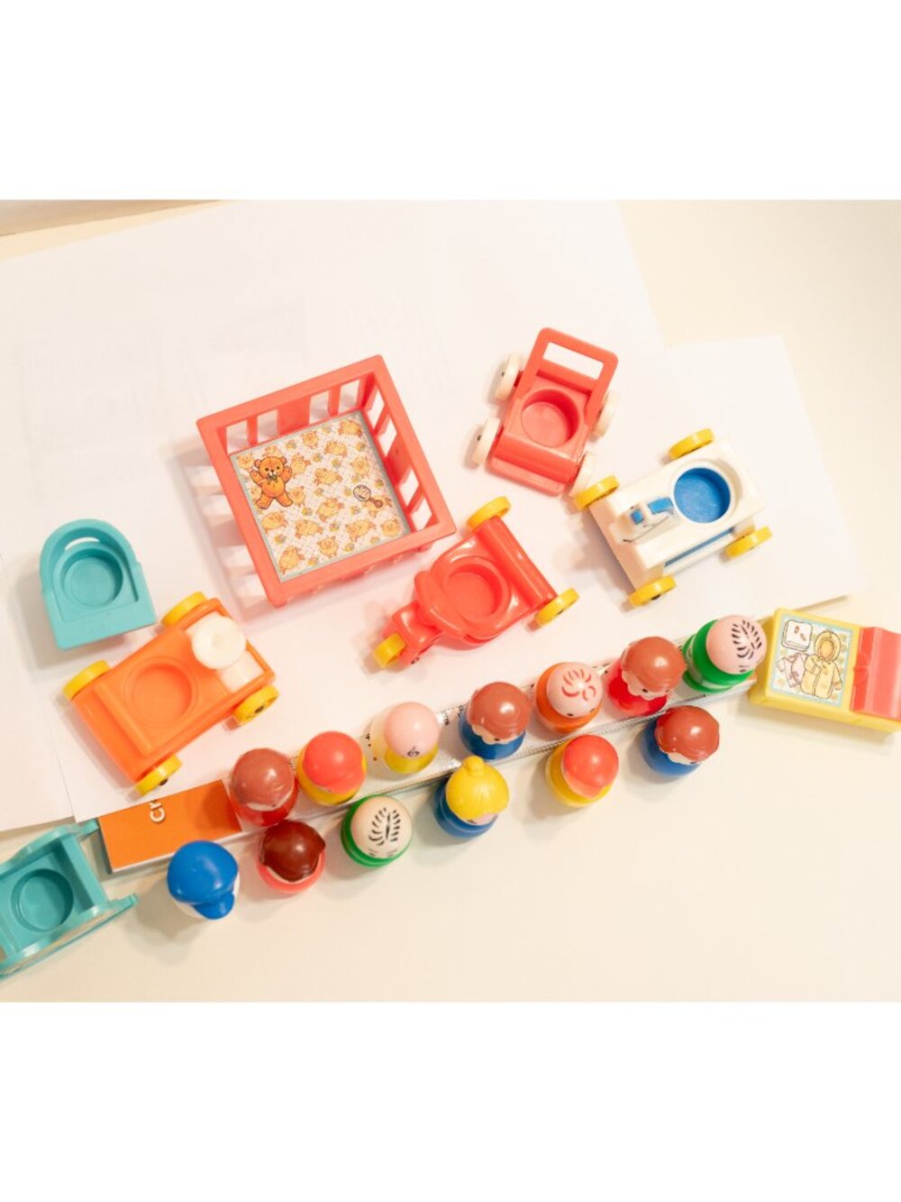 Vintage Fisher Price Little People Furniture Nursery Baby Crib Chair Tricycle - Picture 5 of 15